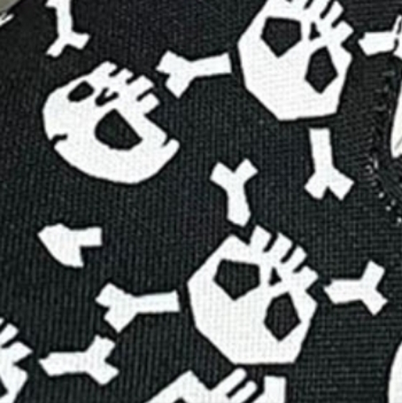 Skull and crossbones slide / boat shoes - Picture 2 of 3